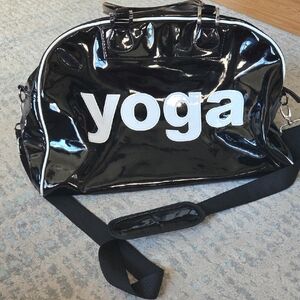 Trumpette Black Patent Weekend Yoga Travel Bag with Detachable Strap